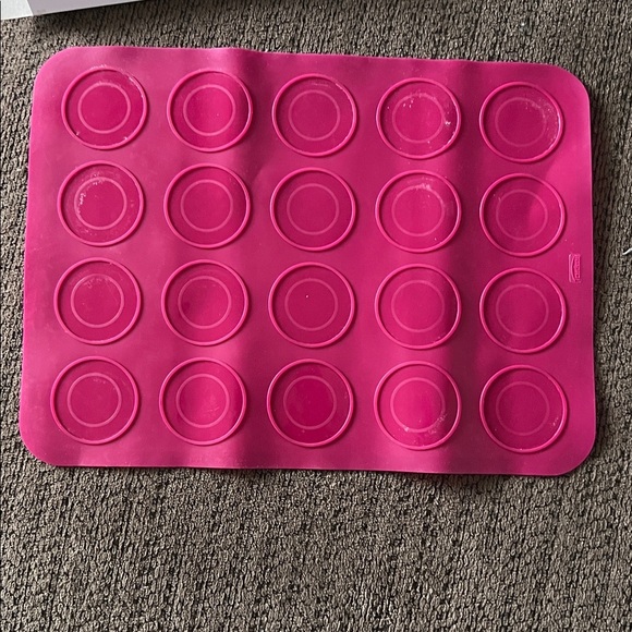 Trudeau Macaron Baking Mat Set - Pink and White - Picture 3 of 3